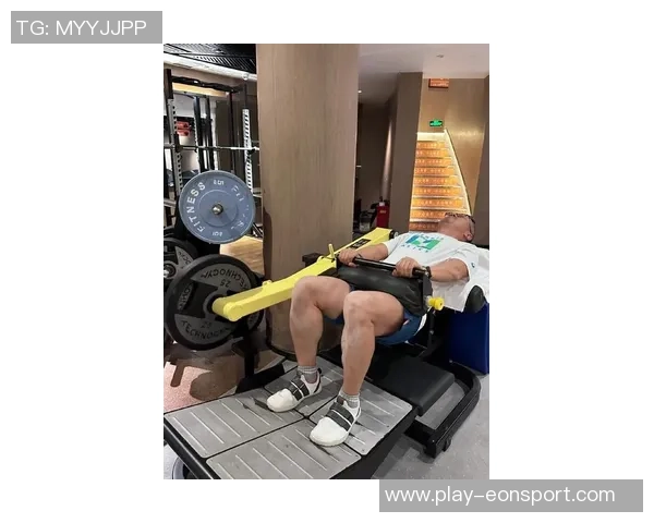 姚明回忆健身经历：早晨和上班前的秘密训练时光