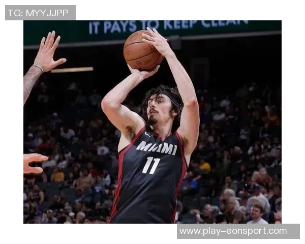 哈克斯本赛季替补表现惊艳第12次得分20领跑全联盟